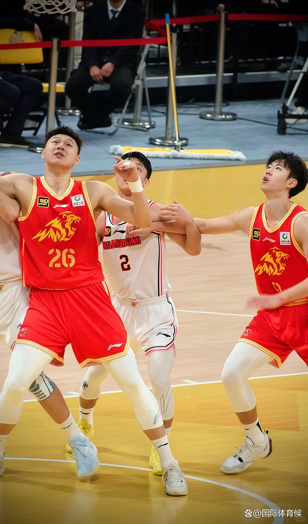 ayx-关于集结日广东宏远备战法国杯，再遭质疑细节曝光，赛场秩序良好，团队化学反应显著的信息