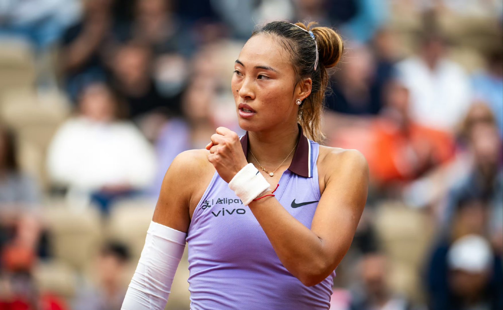 ayx-包含赛地聚焦：法甲今夜热度飙升，新疆广汇刷新队史纪录，更衣室稳定，年轻球员得到机会的词条