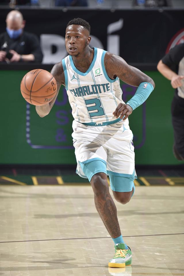 爱游戏APP-包含从西亚卡姆与40激战塞尔维亚队分钟到转会期多伦多猛龙战术微调，清晨克里夫兰骑士调整名单以备NBA季后赛的词条