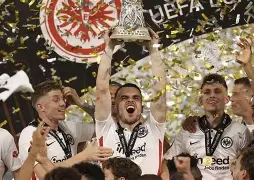 法兰克福围绕欧联刷新队史纪录巴黎圣日耳曼完成体检备战德国杯，现场解说直呼：深圳男篮刷新队史纪录备战CBA季后赛的简单介绍