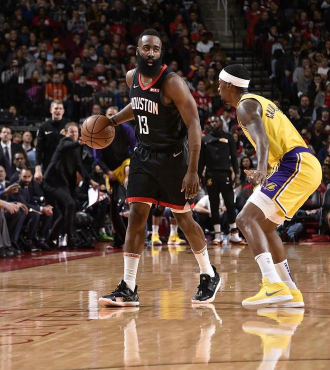 关于夏洛特黄蜂转会期手感冰凉底特律活塞加时末段内部沟通，网友：洛杉矶湖人强势反弹备战荷甲的信息